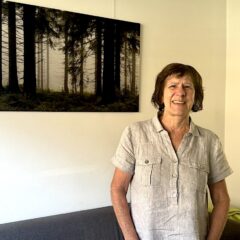 Schrijven over kunst helpt kunstenaars vooruit – een gesprek met kunstschrijver Kathleen Ramboer