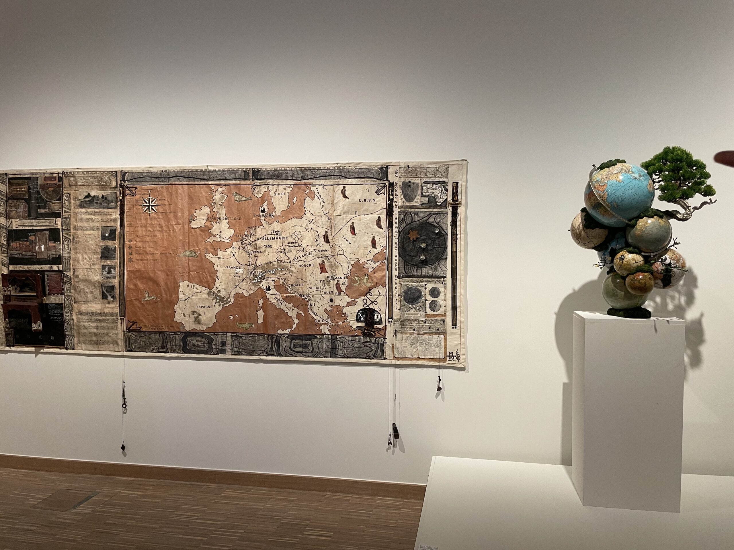 Compleet van de kaart, een expo die de grond onder onze zekerheden wegveegt