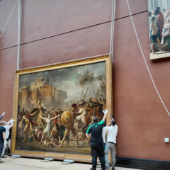 De opbouw van een mega-expo: JL David in het Louvre